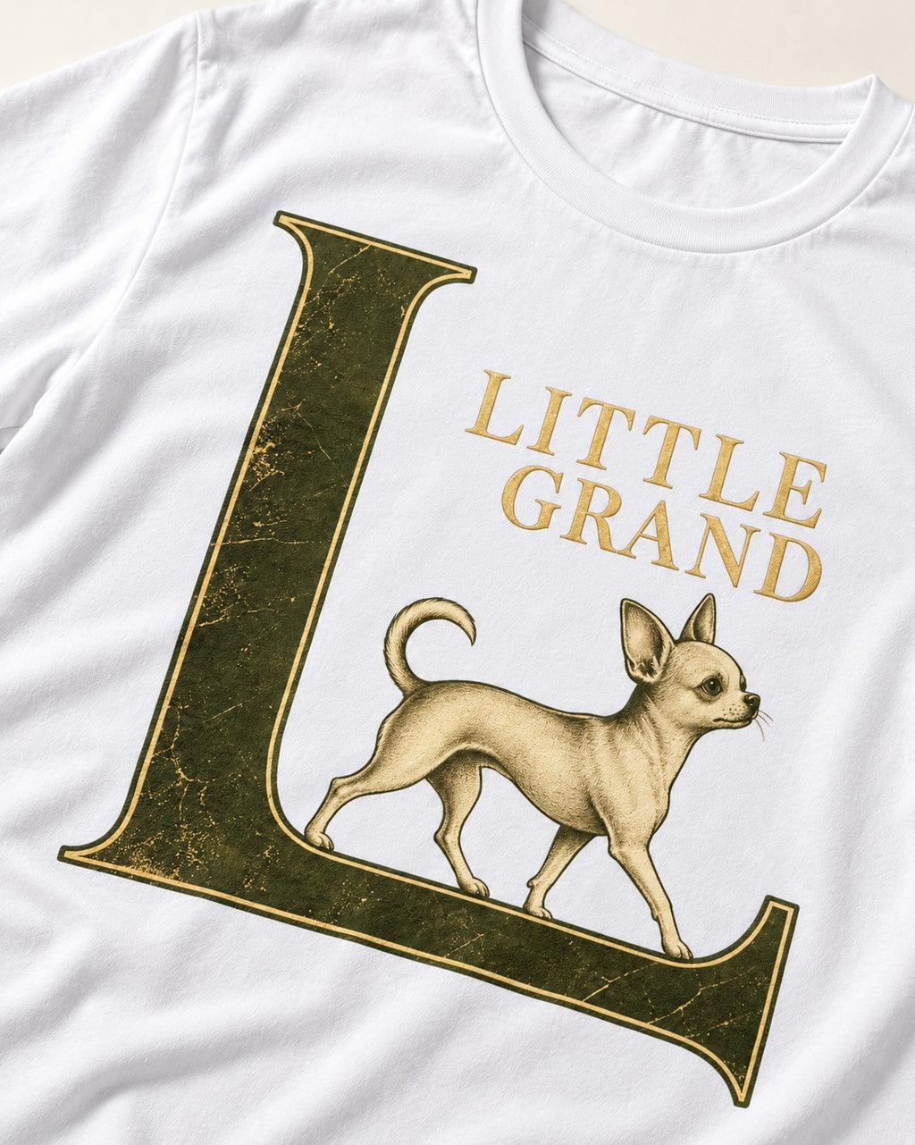 Little Grand Chihuahua T-Shirt in White, close-up of the graphic