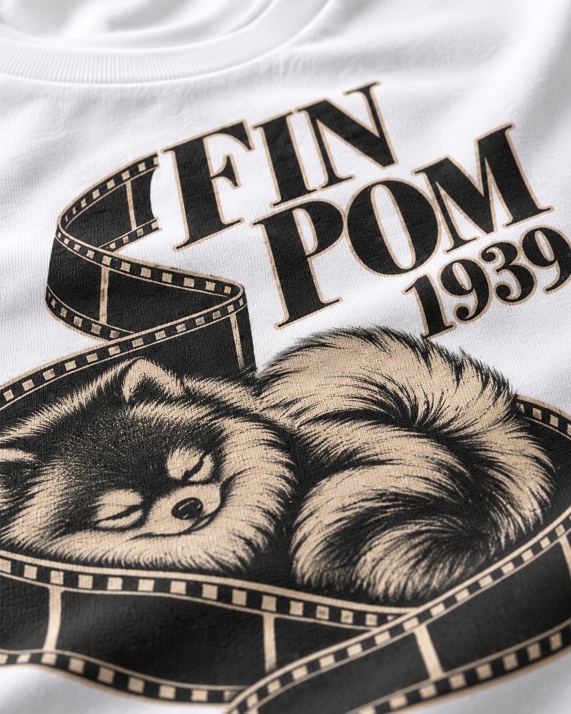 Fin Pomeranian T-Shirt in White, close-up of the graphic
