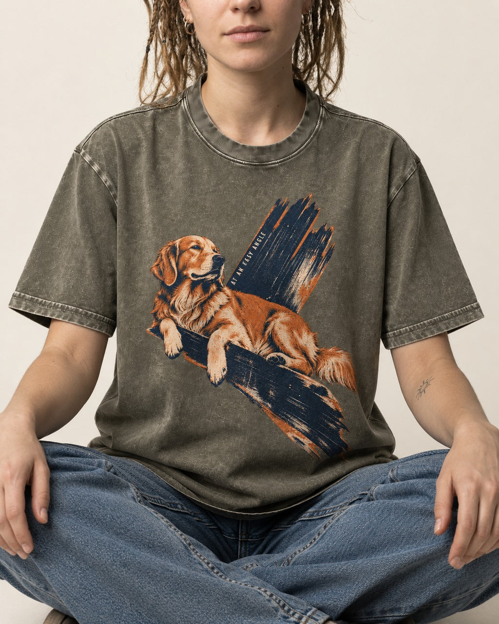 Golden Retriever At an Easy Angle Brushstroke Lounge Graphic Washed Tee in Army Green, worn by a seated model