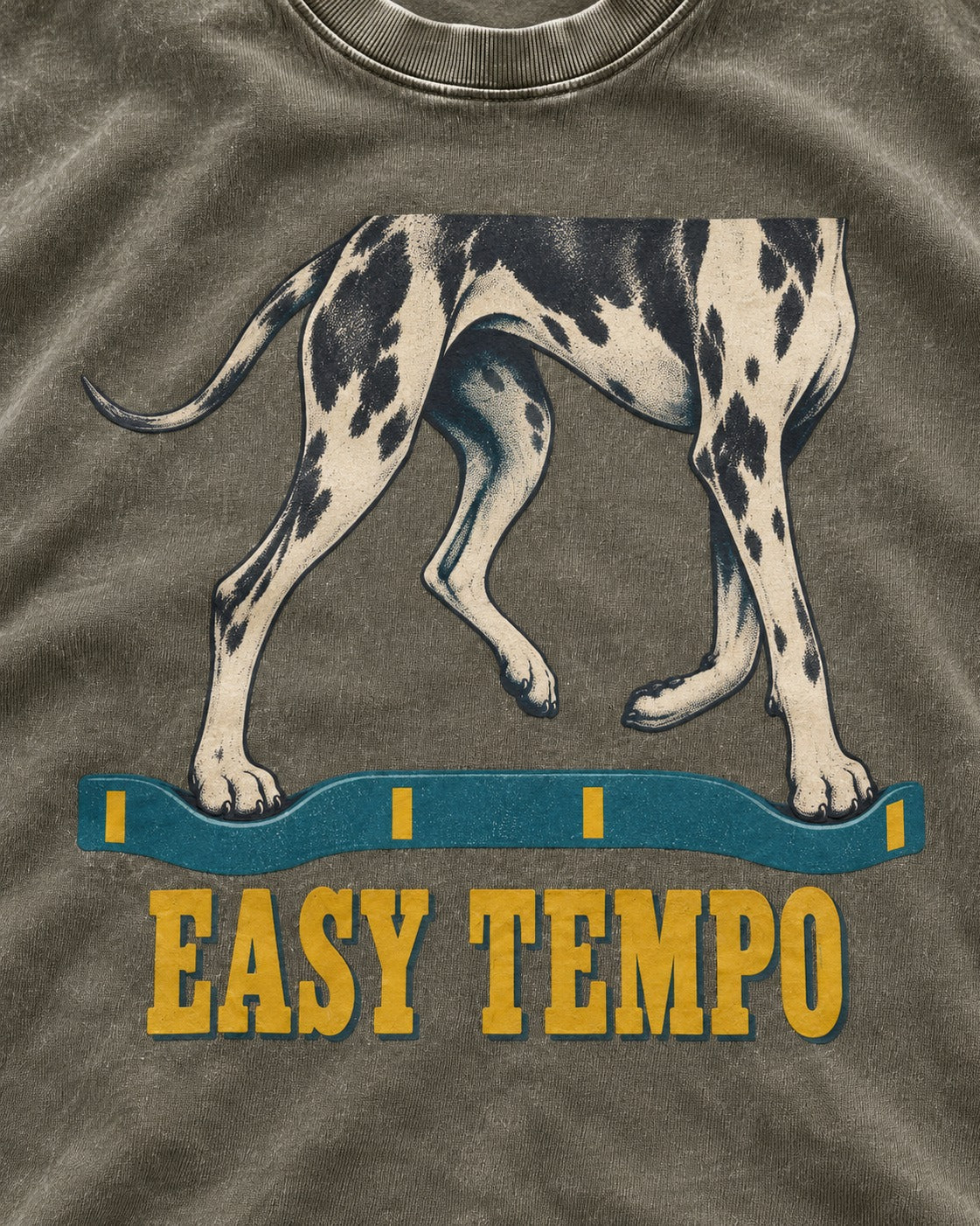 Great Dane Easy Tempo Elastic Band Legs Graphic Washed Tee in Army Green, close-up of the graphic