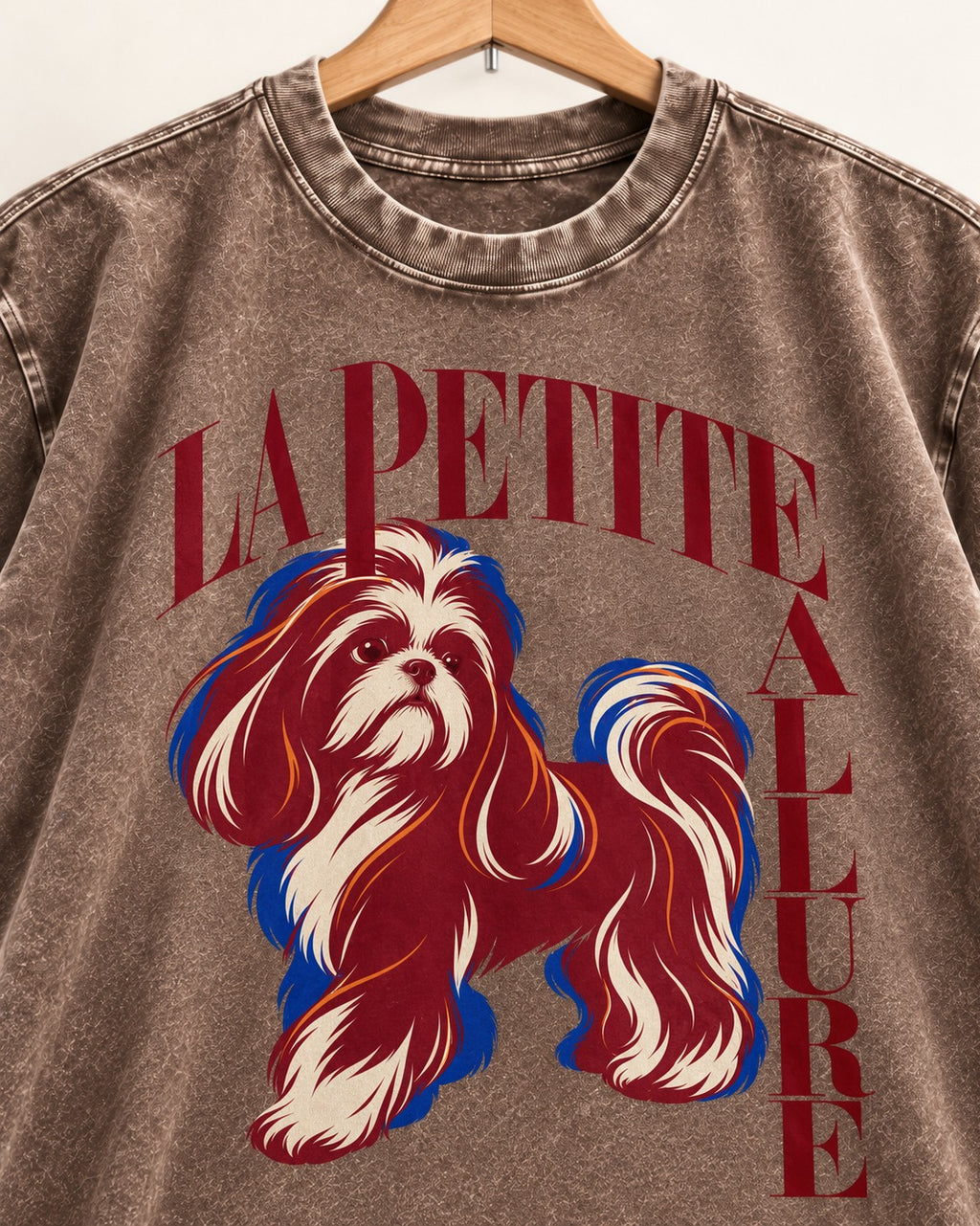 La Petite Allure Shih Tzu Washed Tee in Coffee, close-up of the graphic