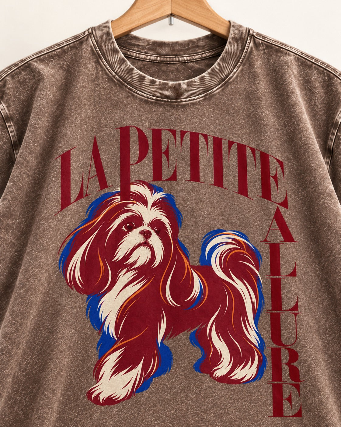 La Petite Allure Shih Tzu Washed Tee in Coffee, close-up of the graphic